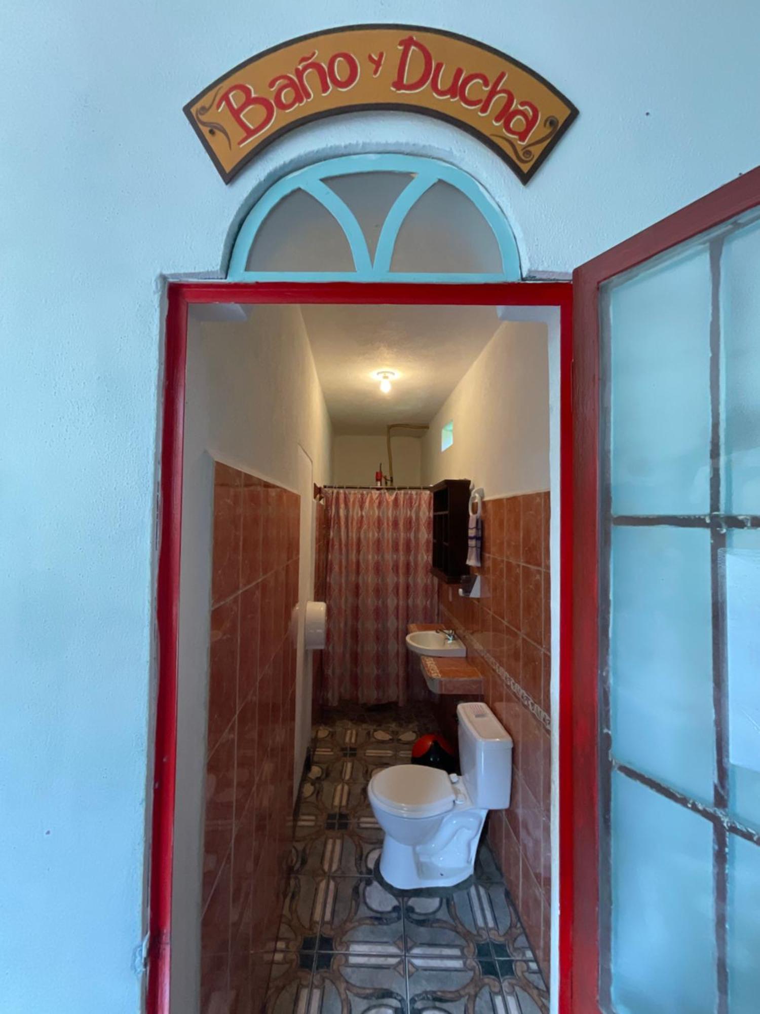 Mandala'S Hostal Сан-Педро-ла-Лагуна Екстер'єр фото